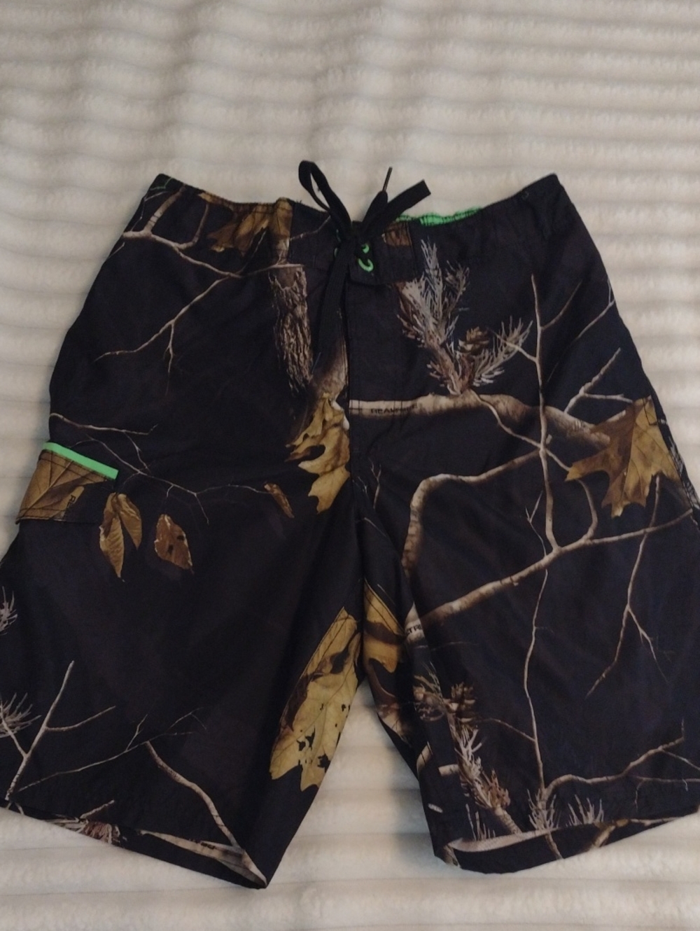 Realtree Camo Swim Shorts Mens Med Fully Lined Elastic In Back, Cargo Pocket